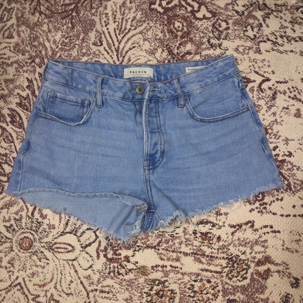 pacsun slightly worn light wash mid rise shorts